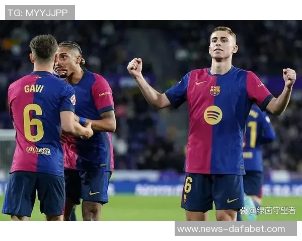 切尔西与阿森纳争夺巴萨中场卡萨多转会费预计3500万欧元